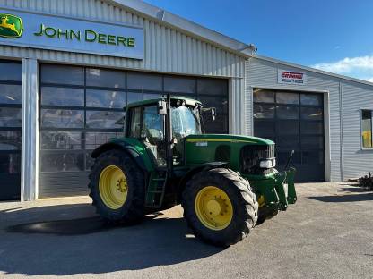 John Deere 6820