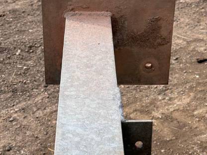 Bild 5:I-Träger, Säule, HEB 100 verzinkt mit 2,5 cm Grundplatte