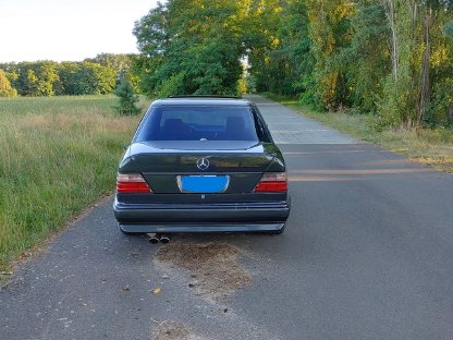 Bild 3:Mercedes Benz W124 400E V8