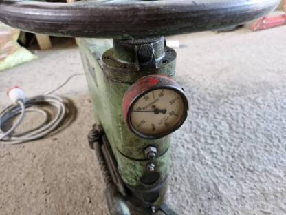 Bild 2:Walzapparat für Sägeblätter