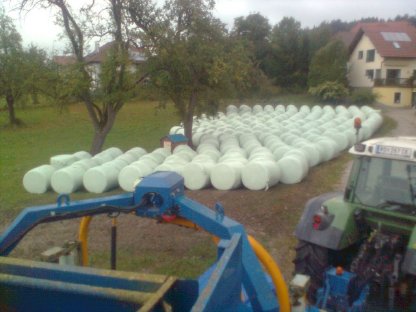 Bild 9:Maisballen pressen Göweil LT Master