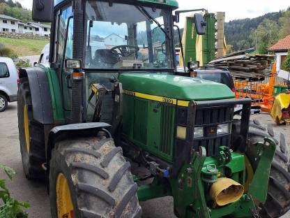 John Deere 6110