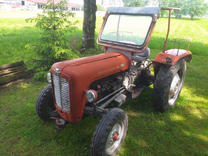 Oldtimer Schlepper Massey Ferguson FE35