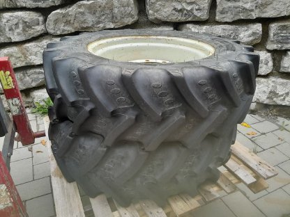 Bild 3:Reifen BKT 320/70R24-340/85R36