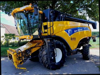 New Holland CX 8050 Mähdrescher