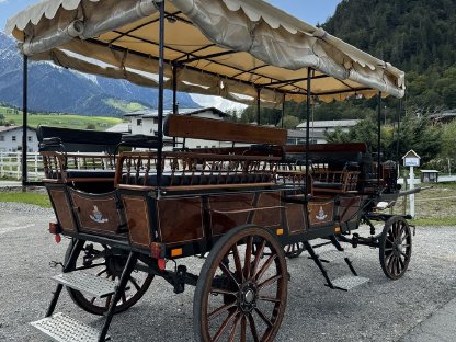 Bild 2:Gesellschaftskutsche für 15 Personen