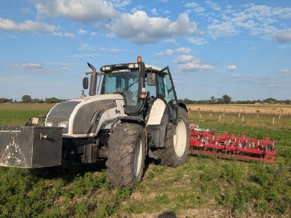 Landwirtschaftliche Großgeräte Valtra 202 Direct