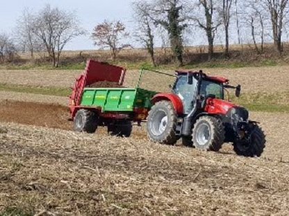 Bild 4:Vermiete Düngerstreuer