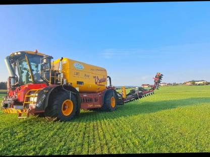 Vredo Gülleinjektion mit 12 m Scheibenschlitzgerät