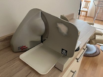 Bild 2:Graef Schneidemaschine