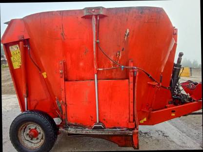 Bild 2:Futtermischwagen Triolit