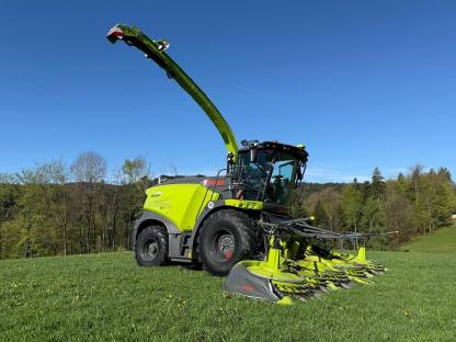 Bild 2:Maisernte mit Agrarservice Strasser