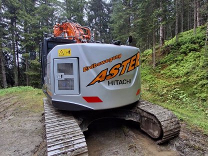 Bild 2:Bagger Hitachi ZX 225, Bj. 2019