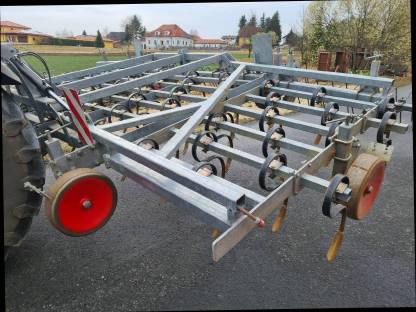 Bild 2:Großfederzahnegge Eco-Dyn