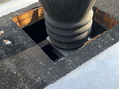 Bild 3:Tankauflieger Zwangsgelenkt ESVE Magyar