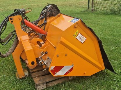 Bild 8:Springer Salzstreuer TSS 400 Unimog Schmidt Schneepflug John