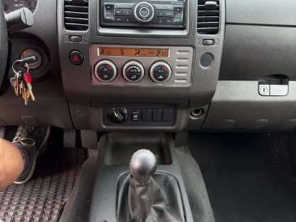 Bild 5:Nissan Navara NP300 Navara Allrad D40 mit Aufbau für Tischer