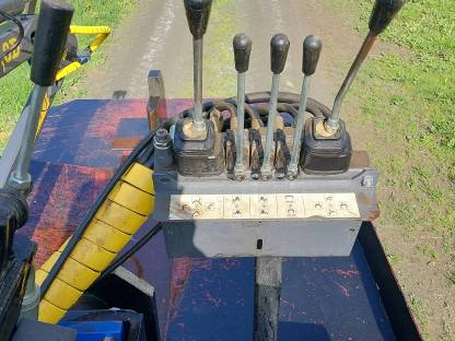 Bild 4:Holzspalter mit Kran