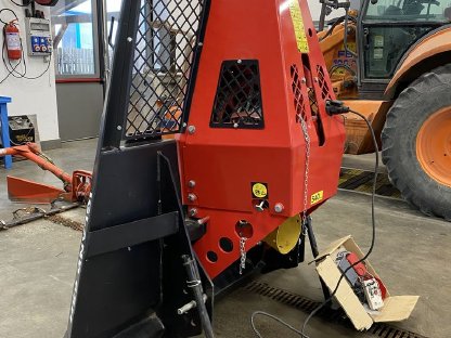 Bild 2:Forst Seilwinde Igland 65H