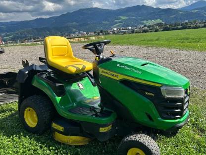 John Deere Aufsitzrasenmäher X147R