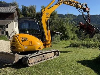 Bild 3:Bagger mit Schubharvester JCB 8060