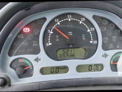 Bild 7:McCormick C 100 Max Traktor Frontlader Allrad