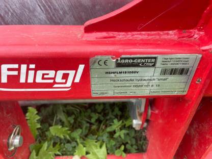 Bild 3:Fliegl Heckschaufel