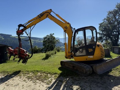 Bagger mit Schubharvester JCB 8060