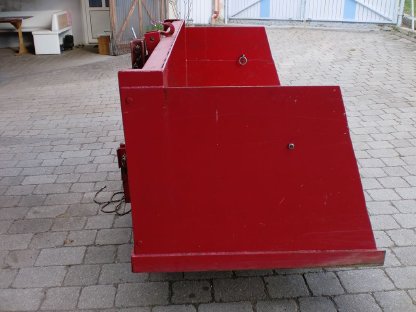 Bild 2:Erd-Heckschaufel