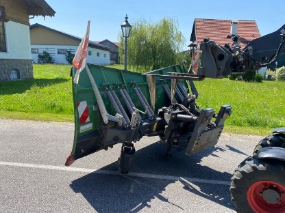 Schneepflug SL-III-320 + Tellerstreuer T-1000-R in Fendtgrün