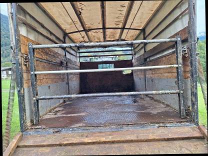 Bild 3:Viehanhänger