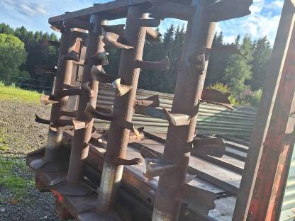 Bild 6:Miststreuer Morawetz 6t