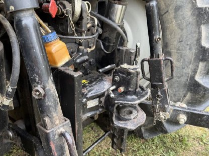 Bild 5:Traktor Steyr 9125 + Frontlader Hauer POM S110, 4000h