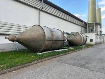 Bild 2:Polyester Silo, Silo 14 t