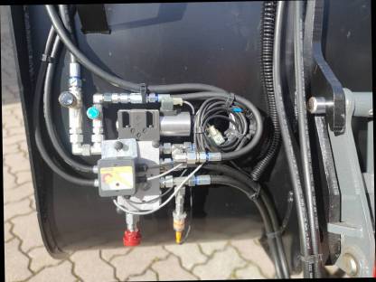 Bild 6:Emily Frässchaufel mit Weidemann Aufnahme