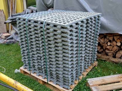 Bild 2:INB Paddock Platten