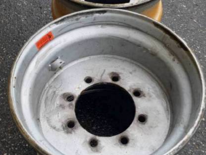 Bild 2:Felgen 600/50 R22.5 8-Loch