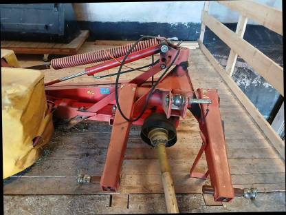 Bild 2:Mähwerk Pöttinger Novadisc 265