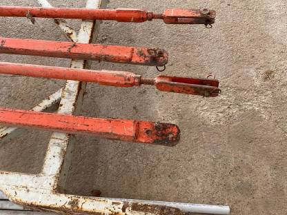 Bild 4:Frontladerverlängerung für Hauer