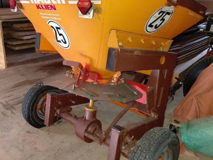 Bild 5:RAUCH Salzstreuer für Auto/ATV/Quad/Kleintraktor Typ SU 352