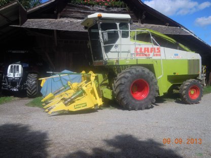 Bild 3:Maisgebiss Kemper Champion 330 JD 6