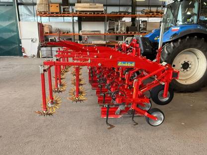 Bild 3:Einböck Chopstar Hackgerät 12-reihig