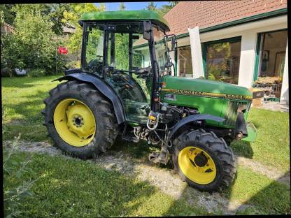 Bild 3:Traktor John Deere 5400 N
