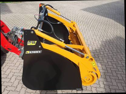 Bild 2:Emily Frässchaufel mit Weidemann Aufnahme