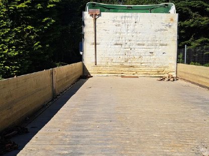 Bild 3:Baumaschinentransporter Scania