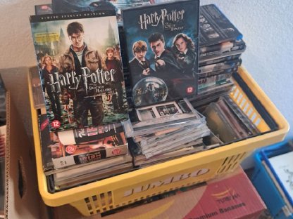 Bild 3:DVDs und CDs