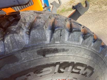 Bild 7:Kommunalreifen Kompletträder Fendt Straßenreifen