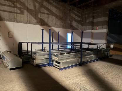 Bild 2:Hallenfüller inkl. Abwurfwagen