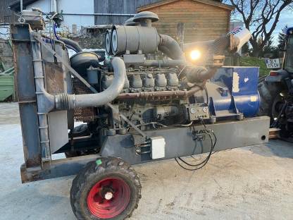Bild 2:MAN V12 Motor für Maismühle/Stromaggregat