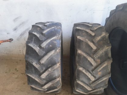 Bild 5:Reifen Continental Contract AC65 540/65R34 440/65R24